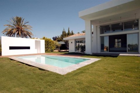 4 bedrooms House in Nueva Andalucia, Spain No. 25231 8