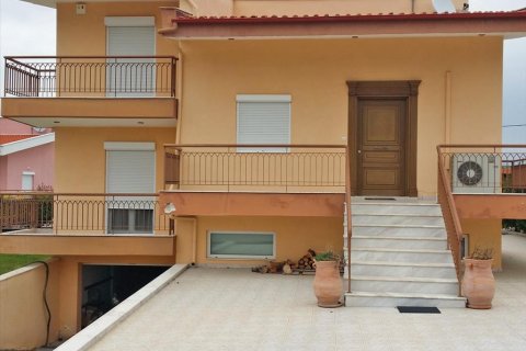 220m² House à Thermi, Greece No. 60583 3