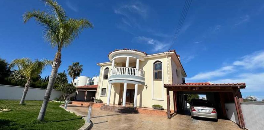 5 bedrooms Villa in Ayia Napa, Cyprus No. 77978
