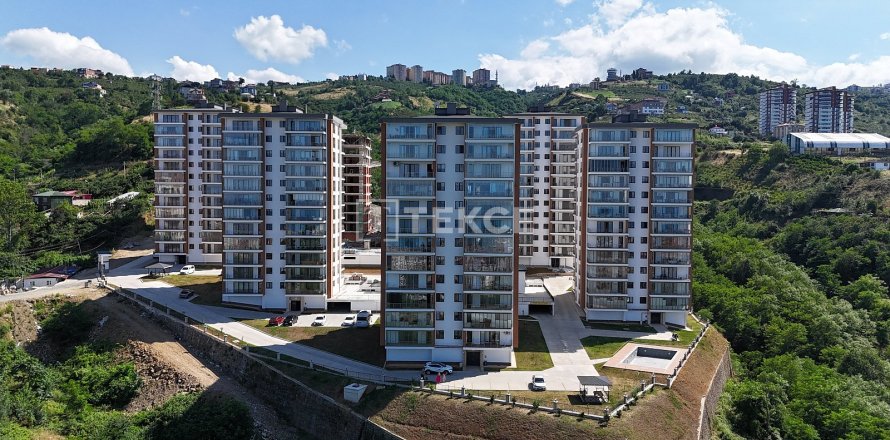 4+1 Apartment in Akcaabat, Turkey No. 11296