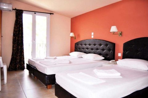 26 bedrooms Hotel in Central Macedonia, Greece No. 52550 9