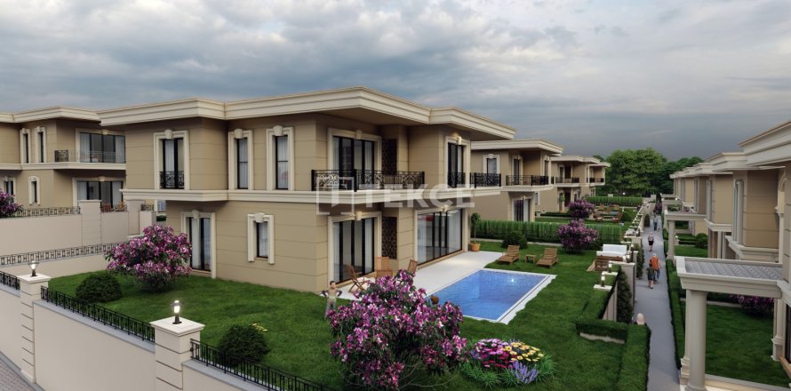 5+1 Villa en Bueyuekcekmece, Turkey No. 13652