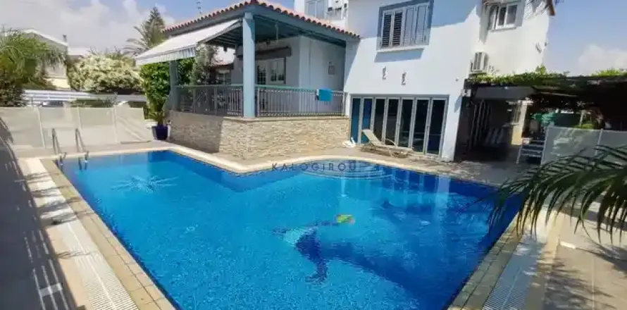 4 bedrooms House in Larnaca, Cyprus No. 46610