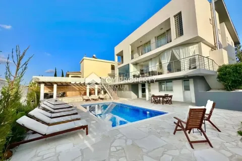 5 dormitorios House en Aradippou, Cyprus No. 46611 1