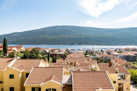 2 bedrooms Apartment in Herceg Novi, Montenegro No. 66733 4