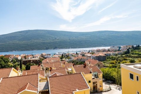 2 bedrooms Apartment in Herceg Novi, Montenegro No. 66733 3