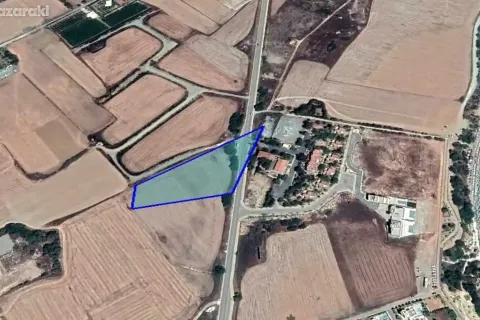 8084m² Land in Pervolia, Cyprus No. 44120 1