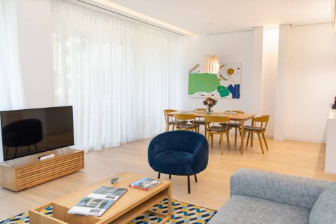 2 dormitorios Apartment en Budva, Montenegro No. 66970 4