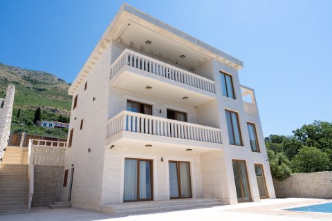 4 bedrooms Villa in Budva, Montenegro No. 66976 28