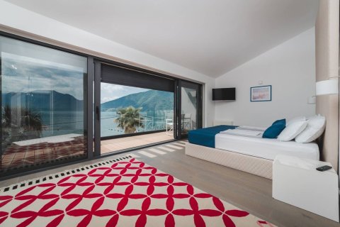 3 chambres Villa à Kotor, Montenegro No. 66973 18