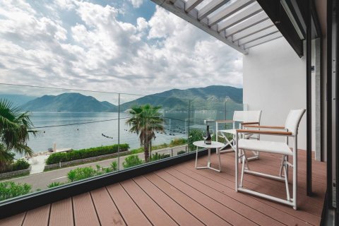 3 bedrooms Villa in Kotor, Montenegro No. 66973 14