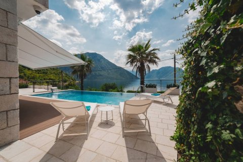 3 bedrooms Villa in Kotor, Montenegro No. 66973 13