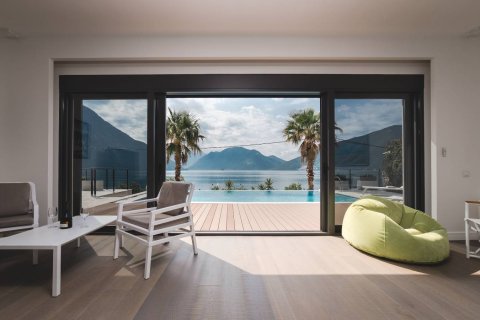 3 bedrooms Villa in Kotor, Montenegro No. 66973 17