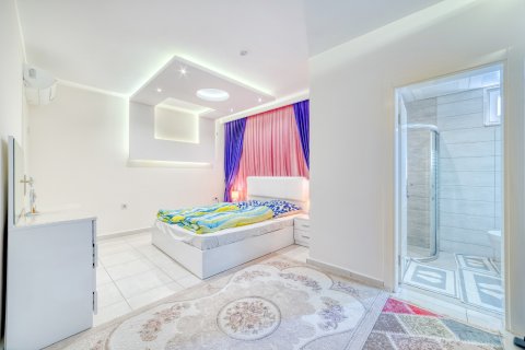 2+1 Apartment in Mahmutlar, Turkey No. 12426 16