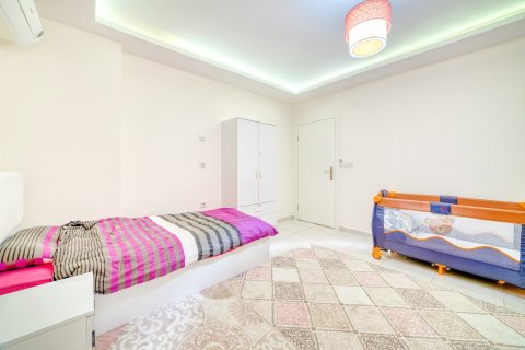 2+1 Apartment in Mahmutlar, Turkey No. 12426 4