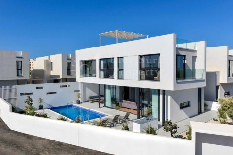 3 bedrooms Villa in Pernera, Cyprus No. 47020 17