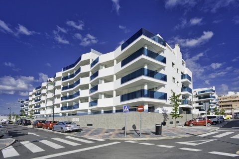 3 dormitorios Apartment en Fuengirola, Spain No. 27038 1