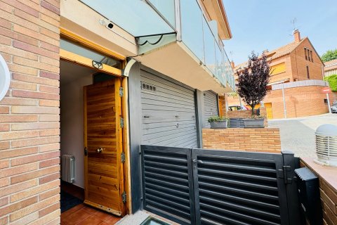 5 bedrooms Townhouse in Premia De Dalt, Spain No. 27838 9