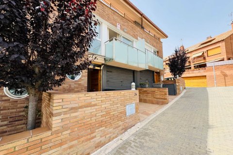 5 bedrooms Townhouse in Premia De Dalt, Spain No. 27838 10