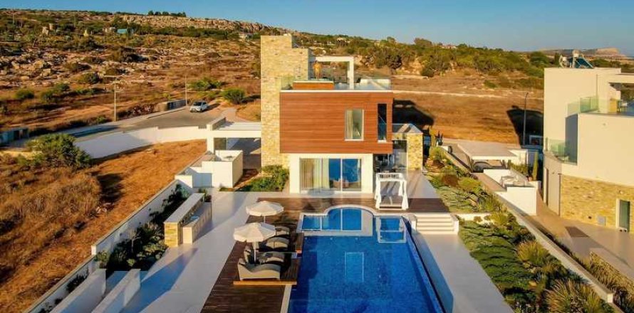 3 bedrooms House in Ayia Napa, Cyprus No. 31074