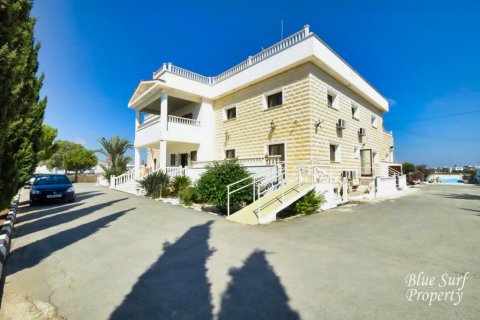 21 bedroom Villa in Deryneia, Cyprus No. 36565 2