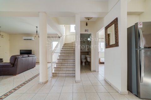 4 bedrooms Villa in Paralimni, Cyprus No. 36530 7