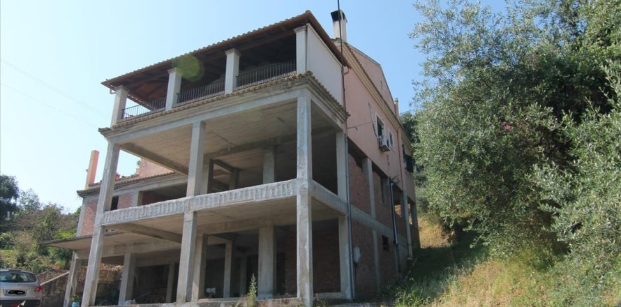 2 bedrooms House in Corfu, Greece No. 58647