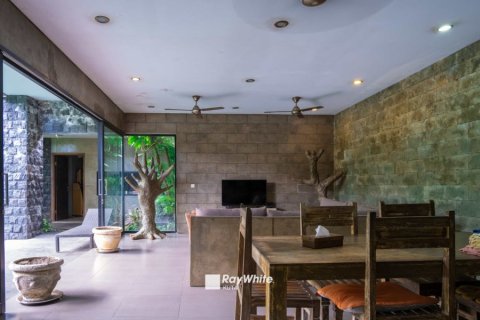 4 bedrooms Villa in Canggu, Indonesia No. 23095 5