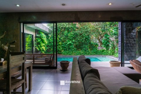 4 bedrooms Villa in Canggu, Indonesia No. 23095 1