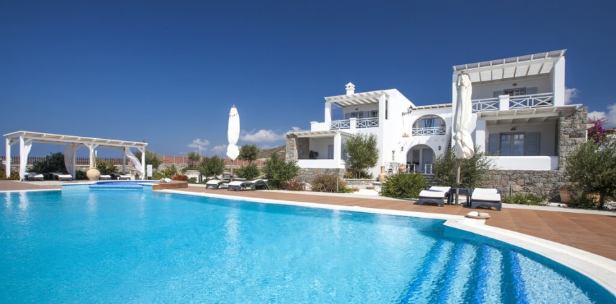 825m² Hotel in Milos, Greece No. 54568