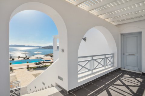 825m² Hotel in Milos, Greece No. 54568 10