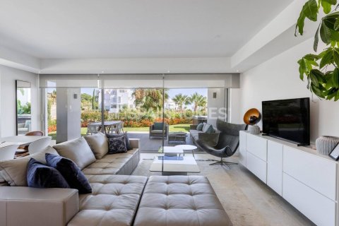 2 dormitorios Apartment en Casares, Spain No. 25830 2