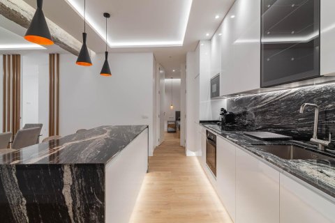 3 dormitorios Apartment en Madrid, Spain No. 26845 2