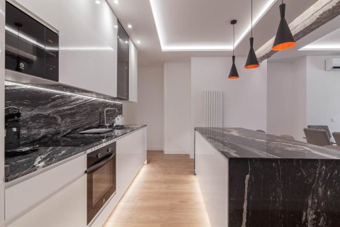 3 dormitorios Apartment en Madrid, Spain No. 26845 9