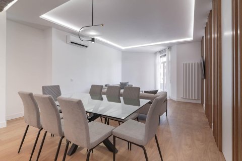 3 dormitorios Apartment en Madrid, Spain No. 26845 8