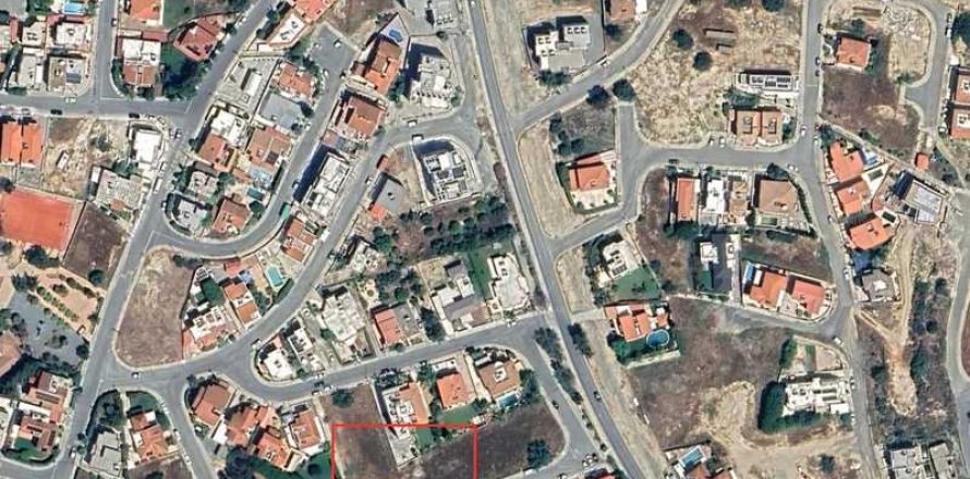 528m² Land in Agios Athanasios, Cyprus No. 64702