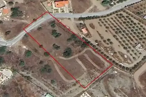 4348m² Land in Pyrgos, Cyprus No. 35990 1