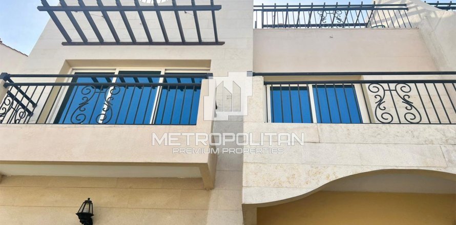 3 bedrooms Townhouse in Jumeirah Village Circle, UAE No. 6400