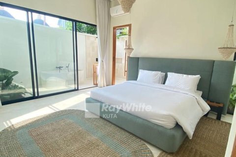 4 bedrooms Villa in Seminyak, Indonesia No. 23318 6