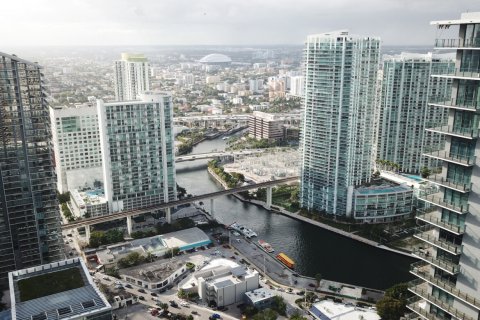 2 dormitorios Penthouse en Miami, USA No. 62408 10