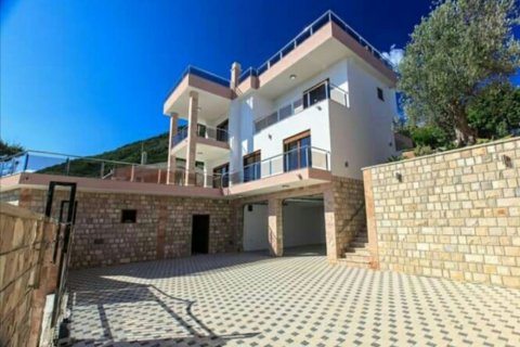 5 bedrooms Villa in Bar, Montenegro No. 62398 2