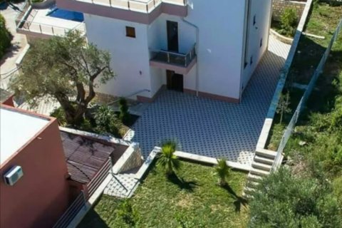 5 bedrooms Villa in Bar, Montenegro No. 62398 4