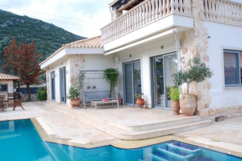 950m² Villa in Markopoulo Mesogaias, Greece No. 56179 1