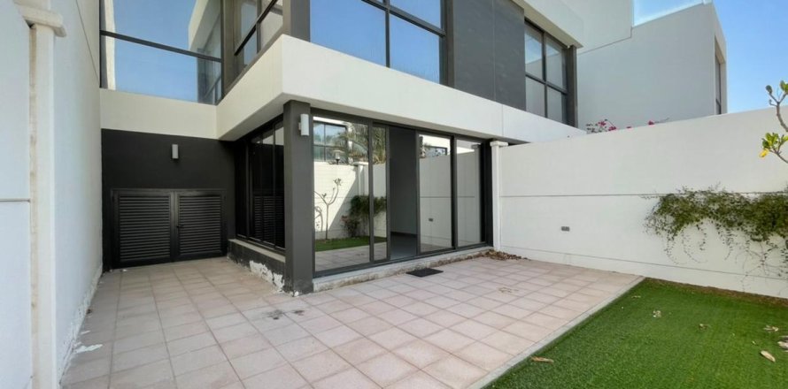 3 bedrooms Townhouse in Al Salam Street, UAE No. 7764