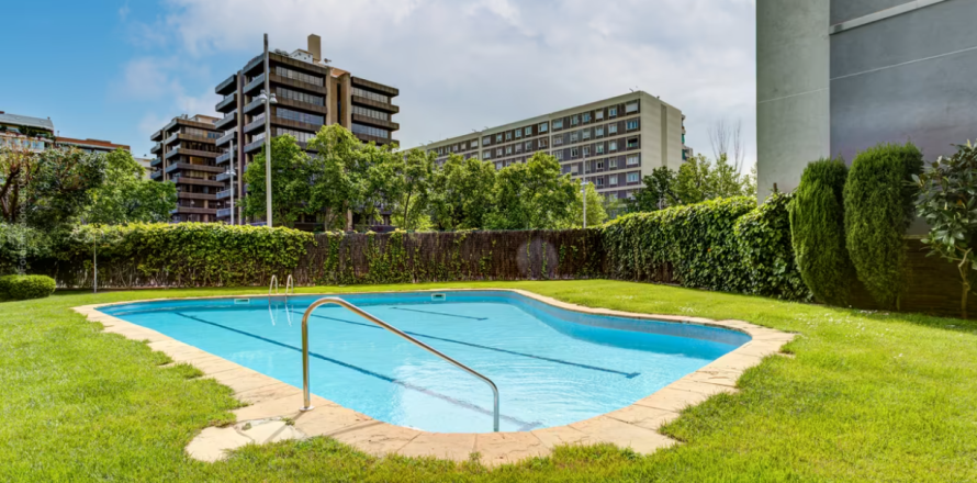 4 dormitorios Apartment en Barcelona, Spain No. 25801