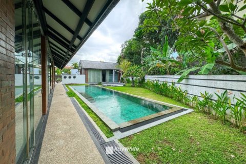 3 bedrooms Villa in Kerobokan, Indonesia No. 23381 4