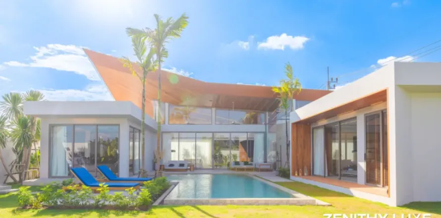 5 bedrooms Villa in Phuket, Thailand No. 2833