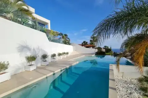 5 bedrooms Villa in Agios Tychonas, Cyprus No. 29186 1