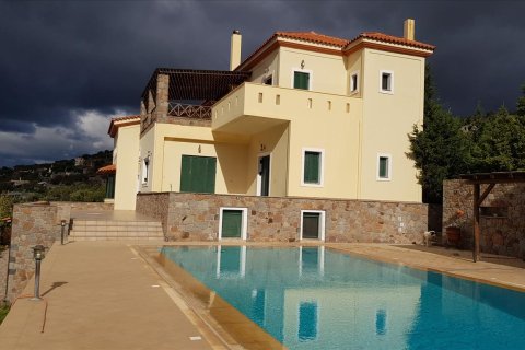 600m² Villa in Aegina, Greece No. 57694 1