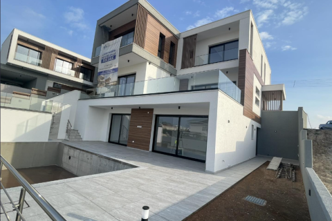 5 bedrooms Villa in Germasogeia, Cyprus No. 66547 2